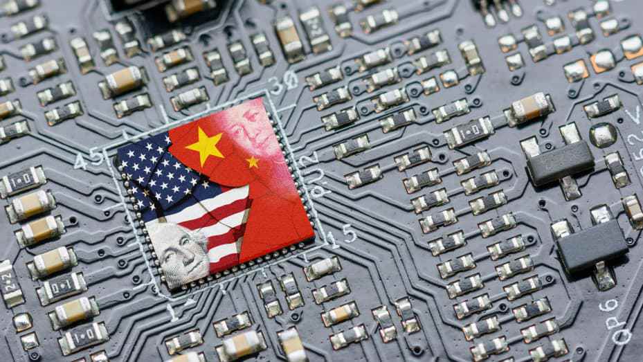 China slams U.S. chip export control